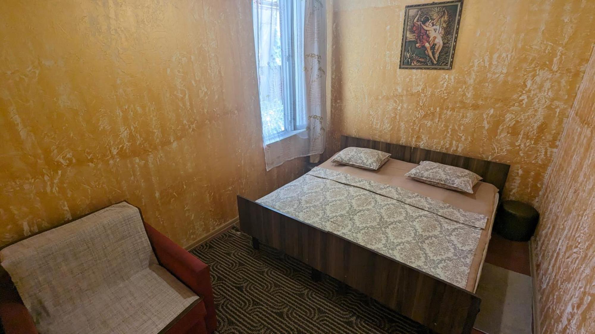 Mano'S Guest House Kobuleti Exteriör bild