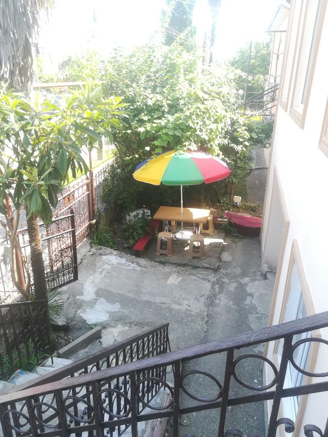 Mano'S Guest House Kobuleti Exteriör bild